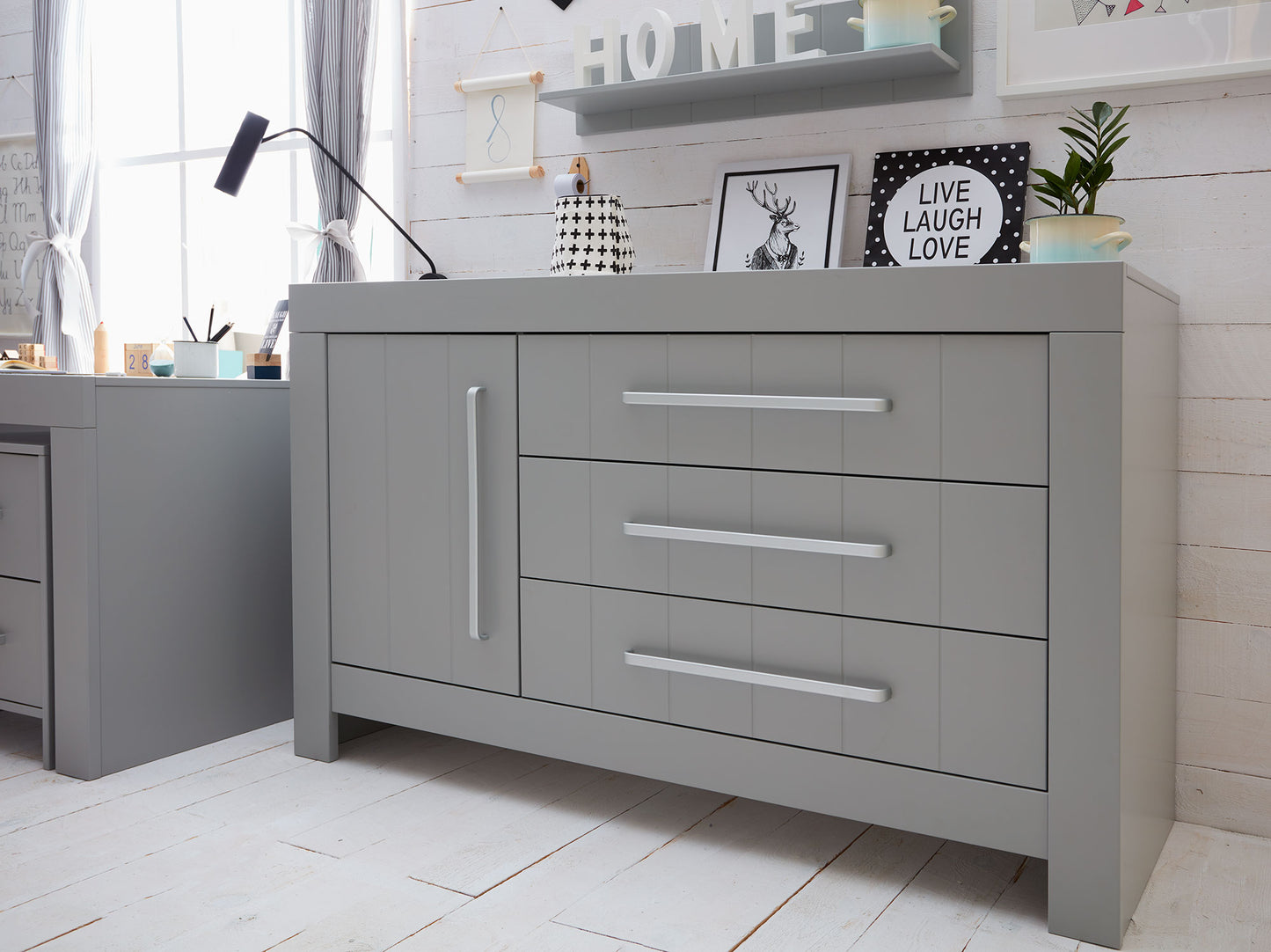 Kumode CAMU 56/156/94 cm pelēks - N1 Home