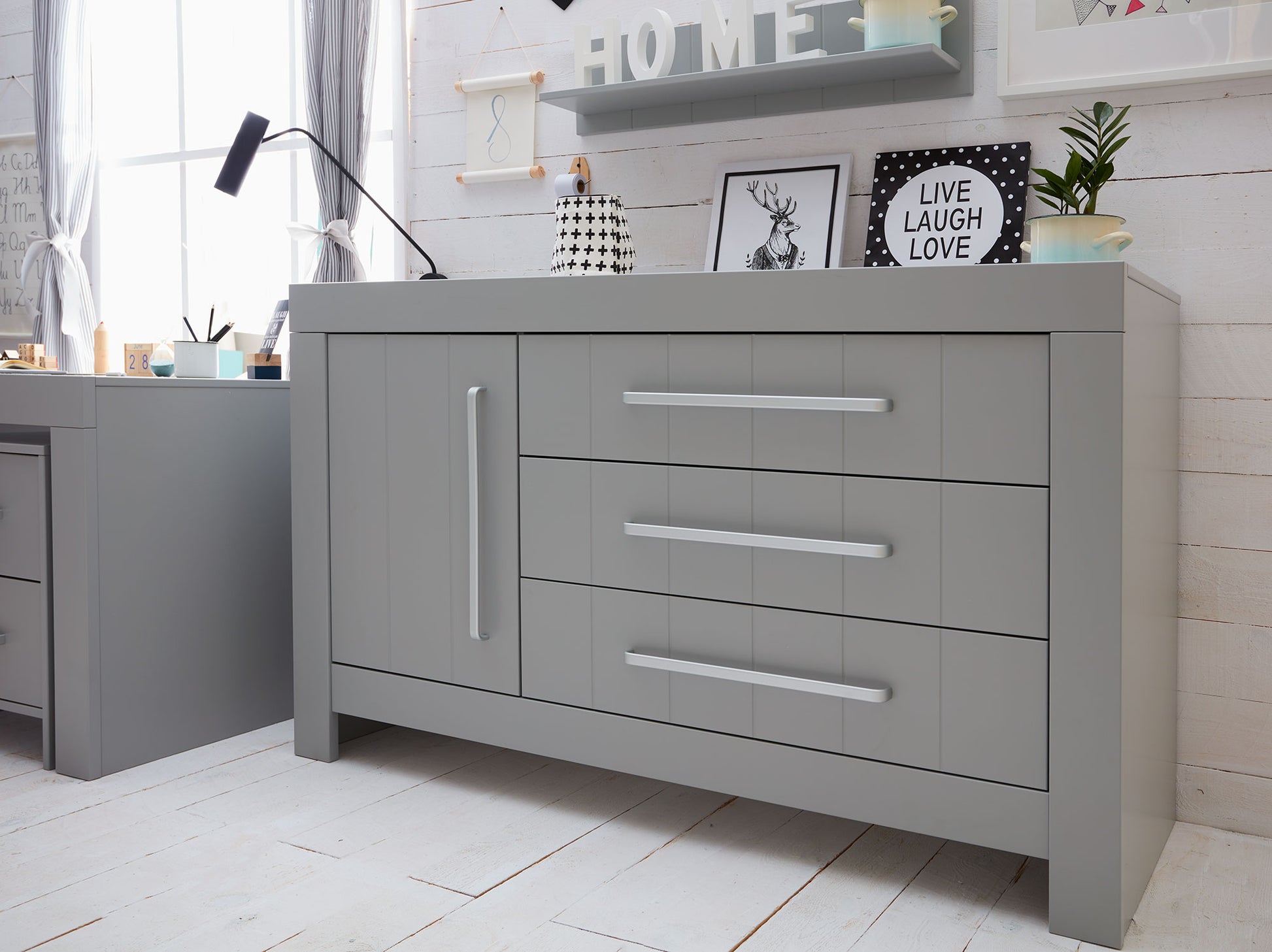 Kumode CAMU 56/156/94 cm pelēks - N1 Home