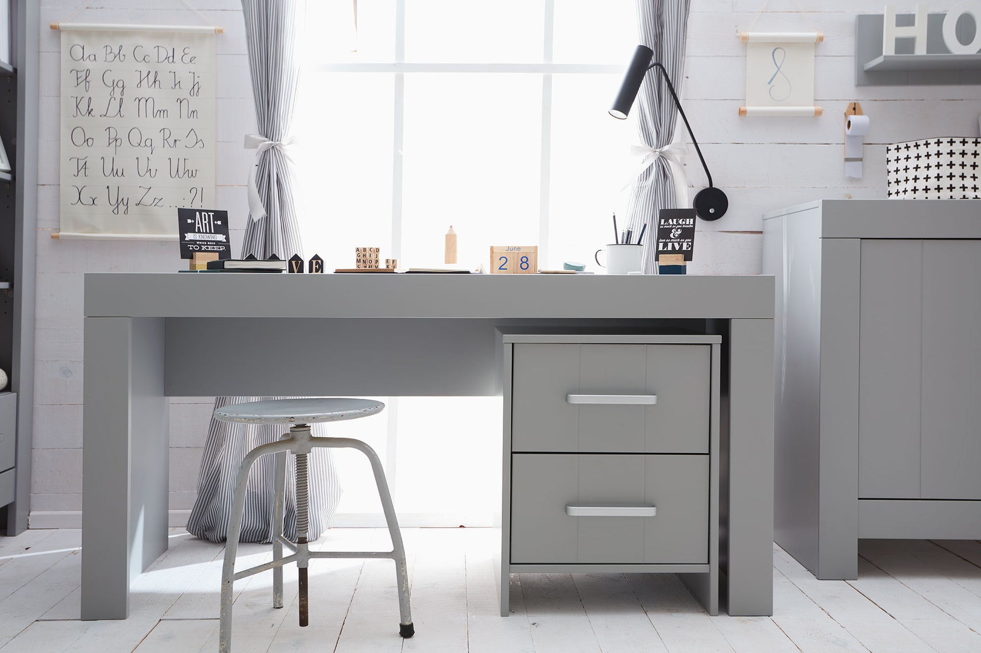 Rakstāmgalda konteiners CAMU 48/52/61 cm balts - N1 Home