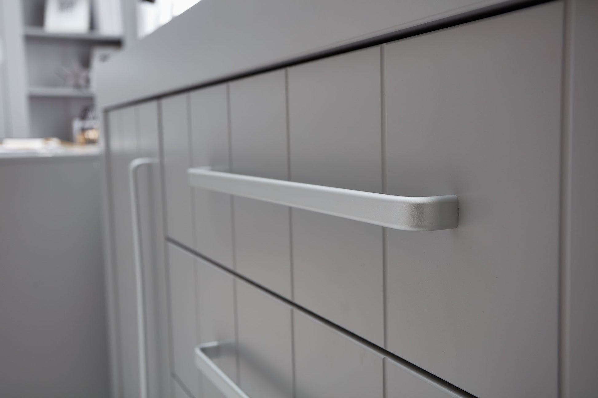 Kumode CAMU 56/156/94 cm pelēks - N1 Home