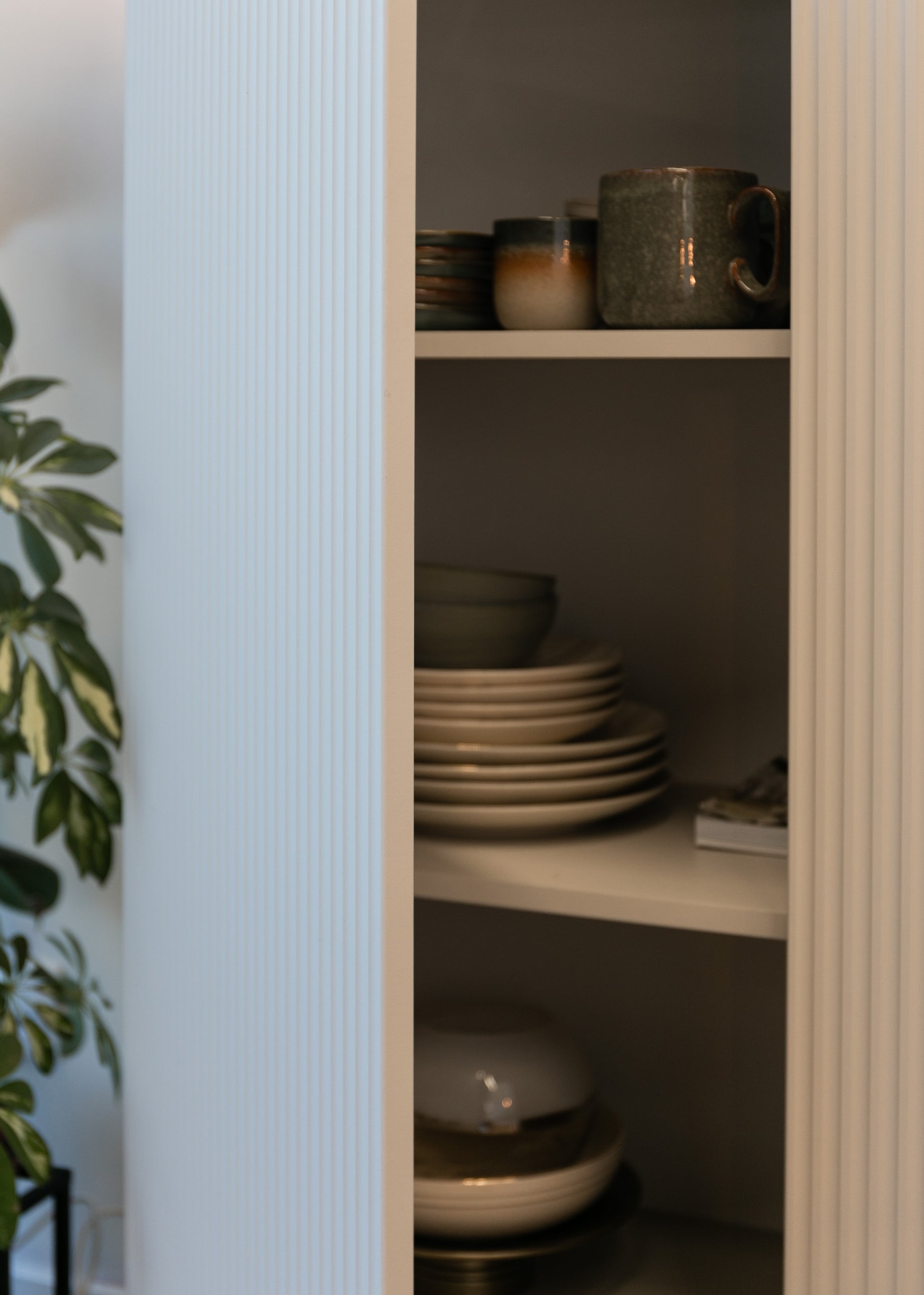 Kumode Velda 90/125/38 cm bēšs/zelts - N1 Home