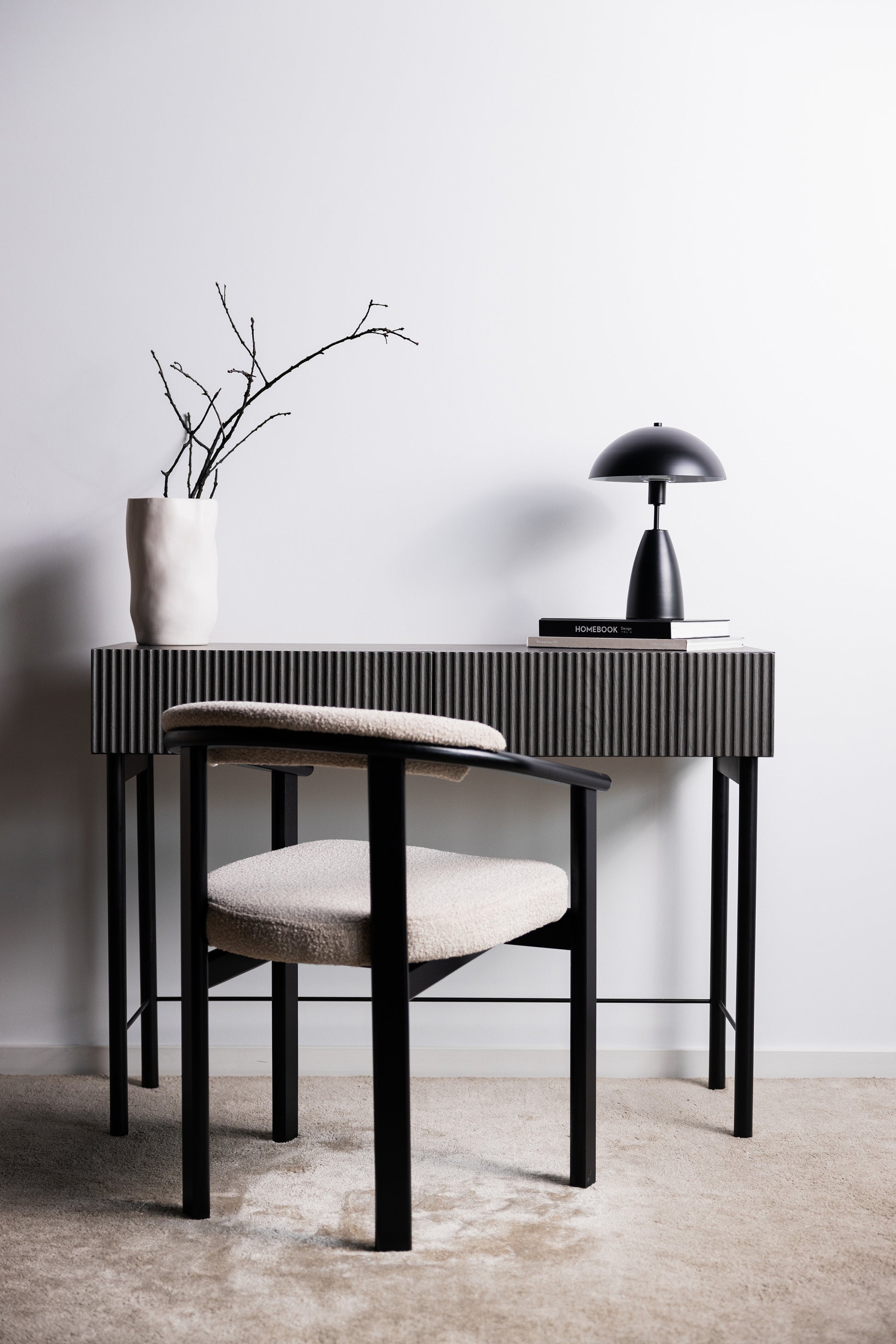 Krēsls Finis 73/56/55 cm gaišs valrieksts/gaiši bēšs buklē - N1 Home