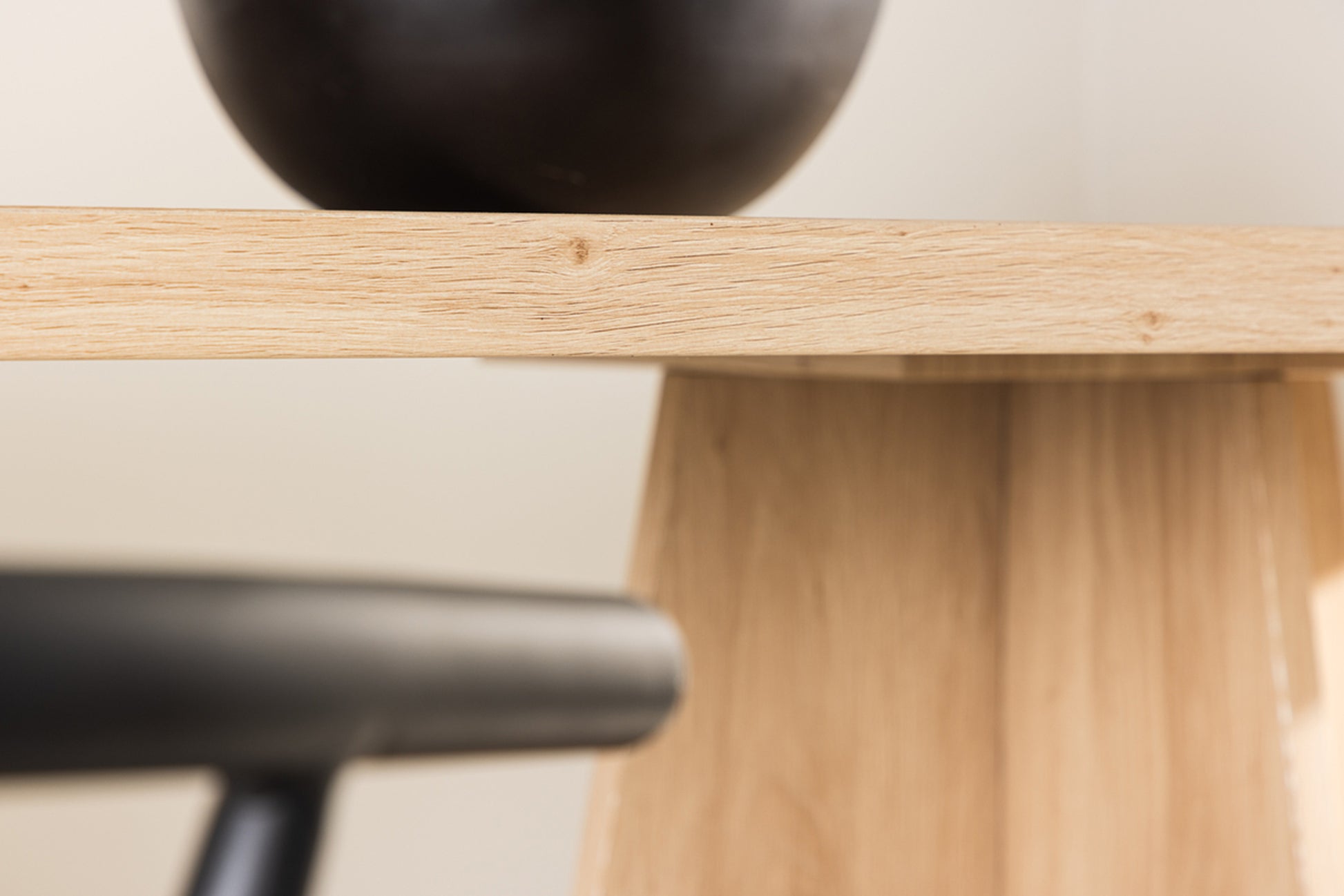 Galds Quish 75/230/115 cm balts ozols - N1 Home