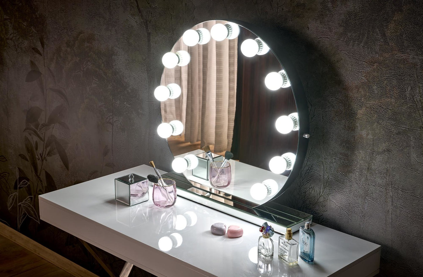 Spogulis Tora 70/70/6,5 cm sudrabs - N1 Home