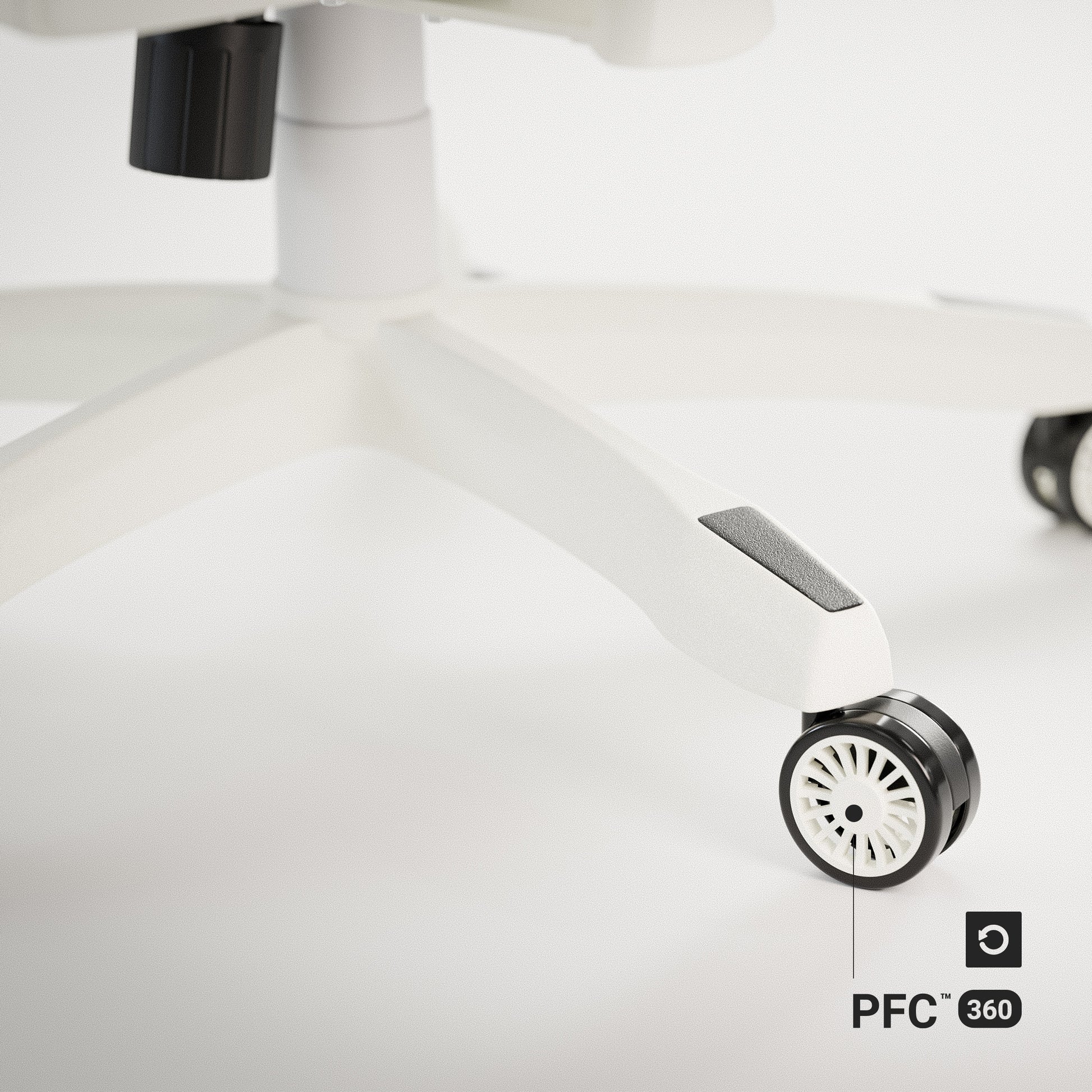 Krēsls X - Ra 125 - 135/68/57; 135 - 145/ 73/63 cm balts/melns - N1 Home