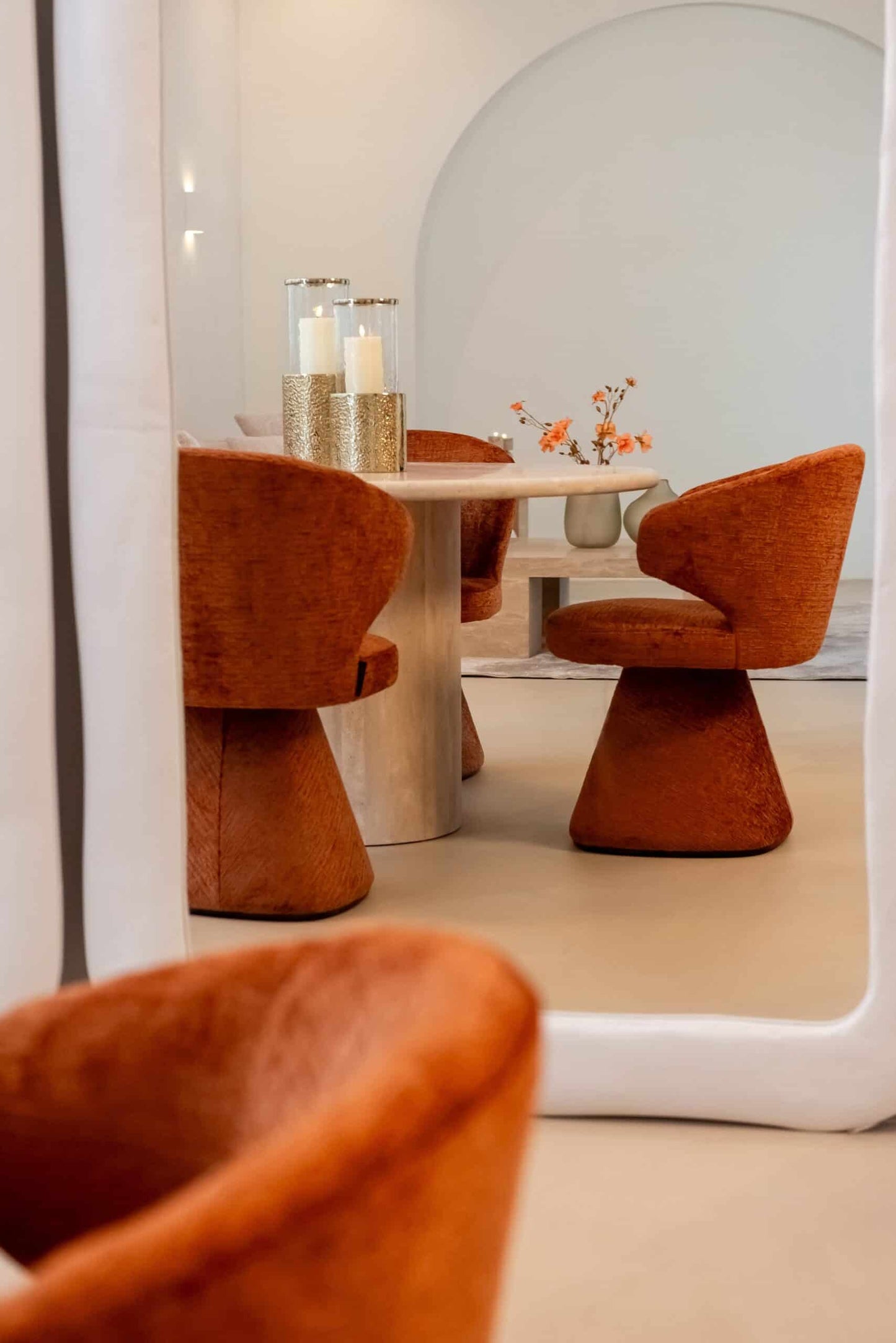 Galds Alexander Jones Richmond Interiors 130/130/76 cm bēšs (Renaissance)