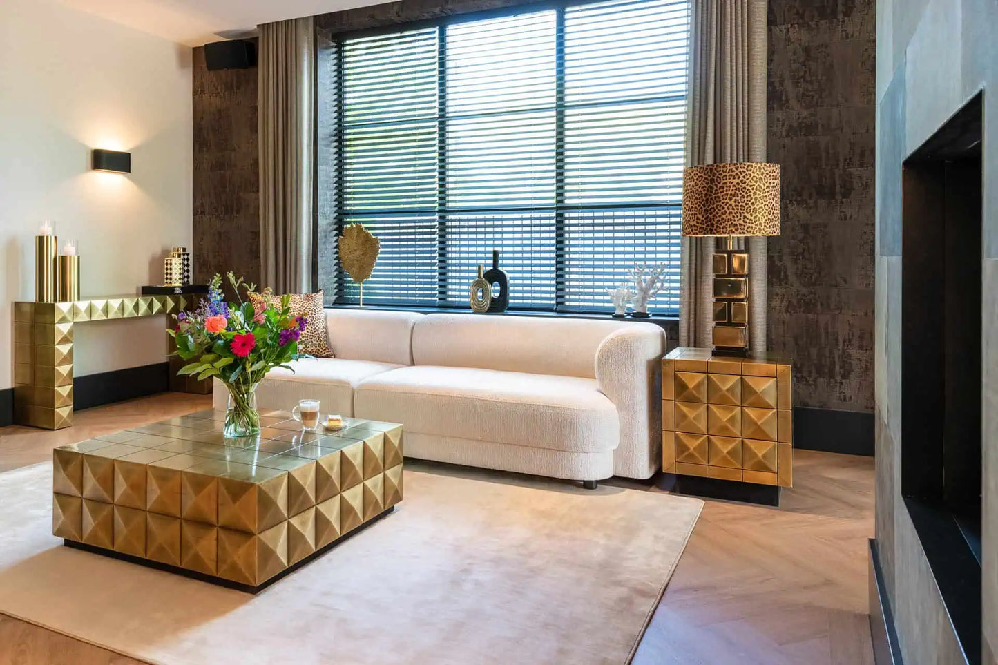 Naktsskapītis Collada ar 3 atvilktnēm Richmond Interiors 59/50/45 cm birstēts zelts - N1 Home