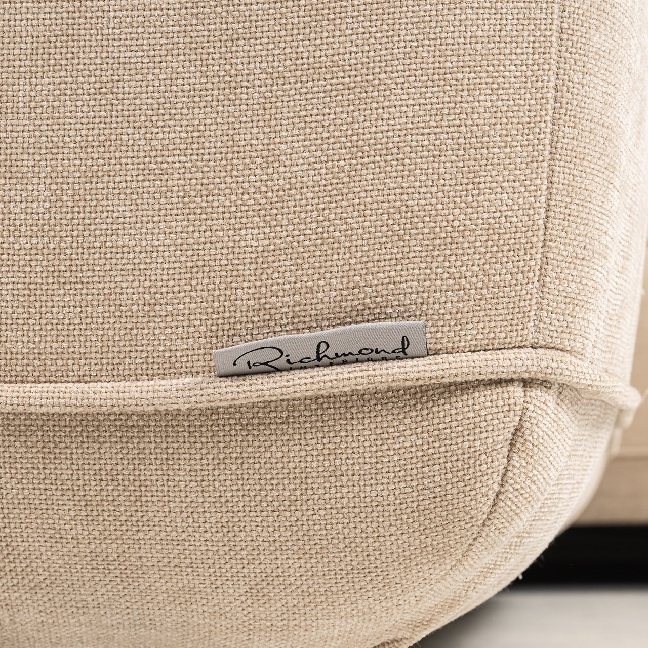 Dīvāns Tudor ar noņemamu atzveltni Richmond Interiors 80/318/205 cm Sand olympus - N1 Home