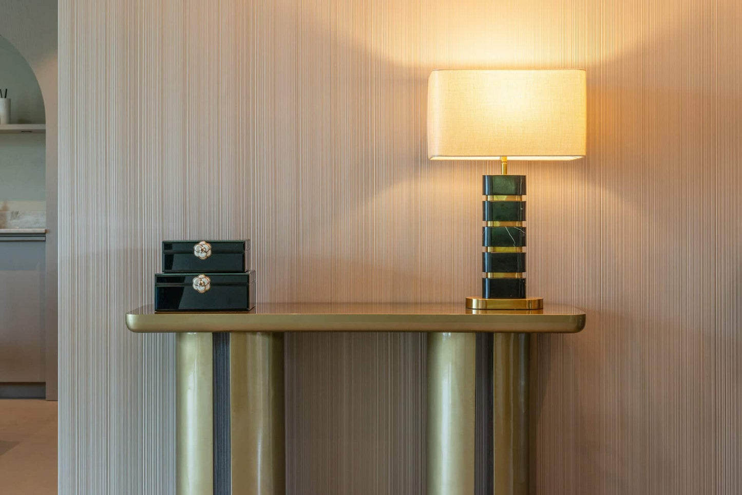 Konsole Whisker Richmond Interiors 80/120/35 cm zelts