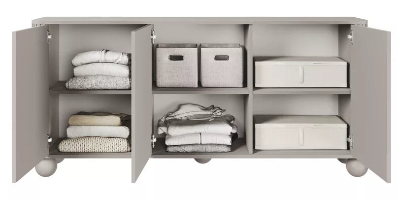 VELLORE Kumode ar rievām, trīsdurvis, 163 cm, uz kruķu kājiņām, pelēki bēšs - N1 Home