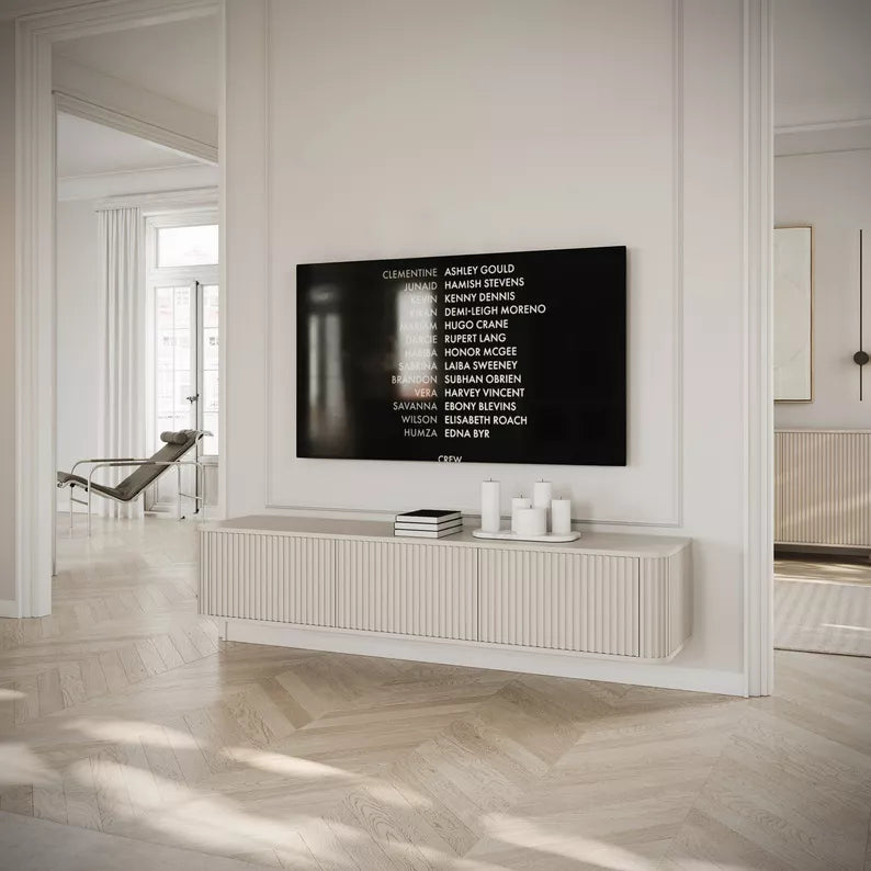 LOVORE Piekarināmais TV skapis ar rievām, trīsdurvju, 163 cm, pelēki bēšs - N1 Home