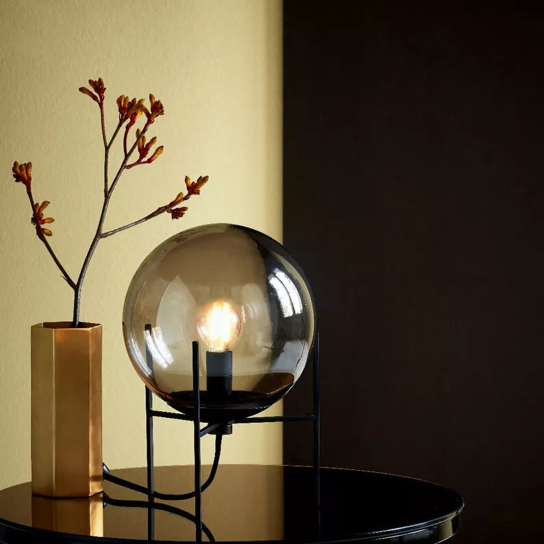 TONLA Galda lampa, pelēks stikls uz melnas pamatnes - N1 Home