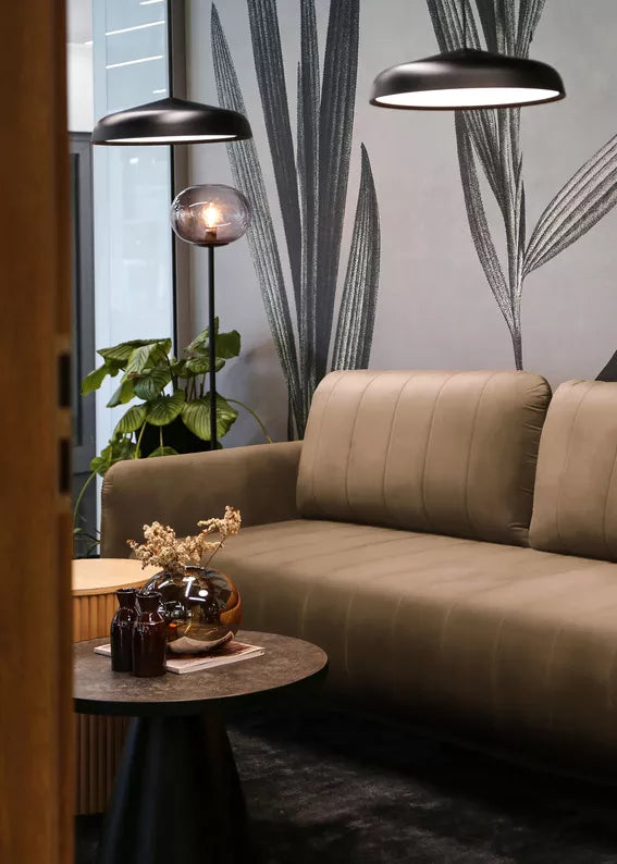 LEVA Bēšs trīsvietīgs dīvāns ar konteineru, no hidrofobiskā velūra auduma, melnām kājām - N1 Home