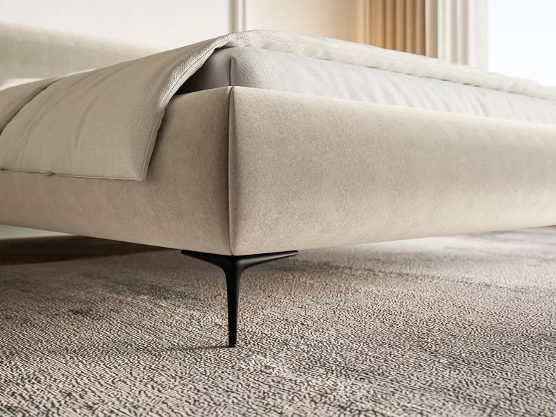 LOURE Mīkstā gulta 140/160/180x200 cm ar glabātuvi, metāla rāmis, gaiši bēšs hidrofobs samts, melnas kājas - N1 Home