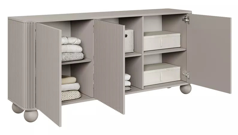 VELLORE Kumode ar rievām, trīsdurvis, 163 cm, uz kruķu kājiņām, pelēki bēšs - N1 Home