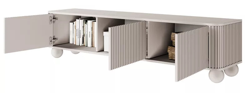 VELLORE TV skapis ar rievām, trīsdurvju, 163 cm, uz pelēcīgi bēšām kruķu kājām - N1 Home