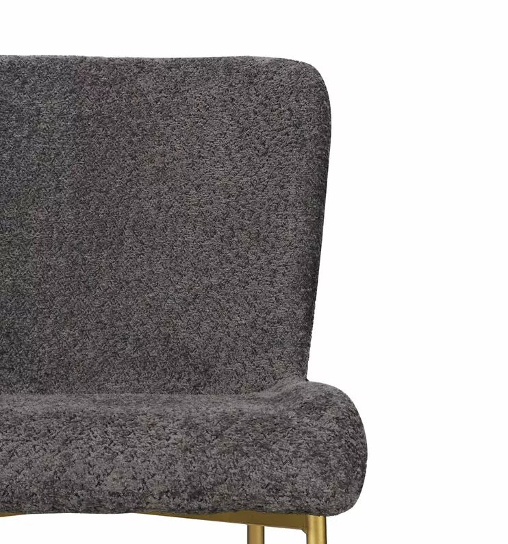 LUEN Pelēks bouclé polsterēts krēsls ar zeltainām kājām - N1 Home