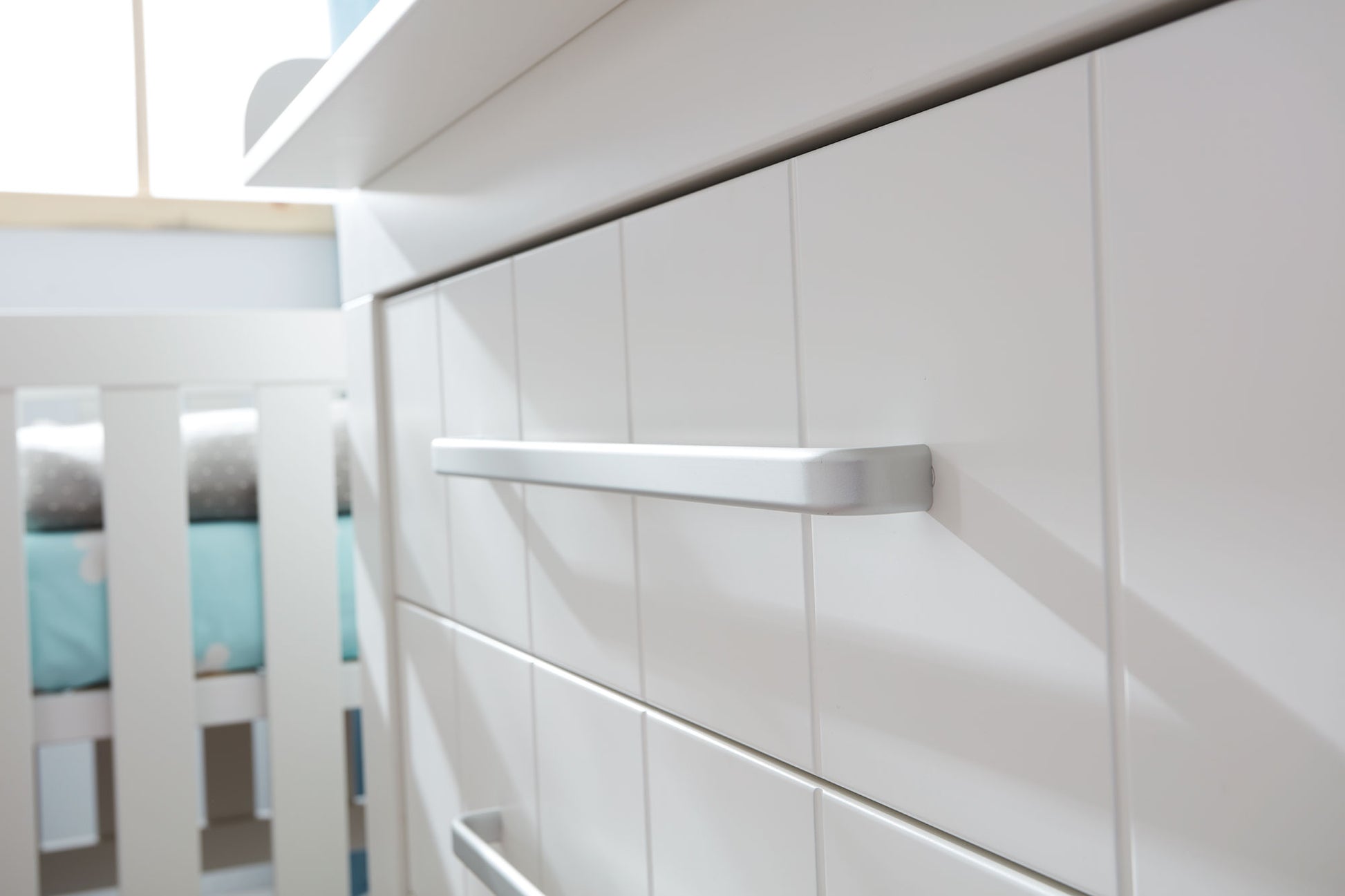 Kumode CAMU 56/110/94 cm balts - N1 Home