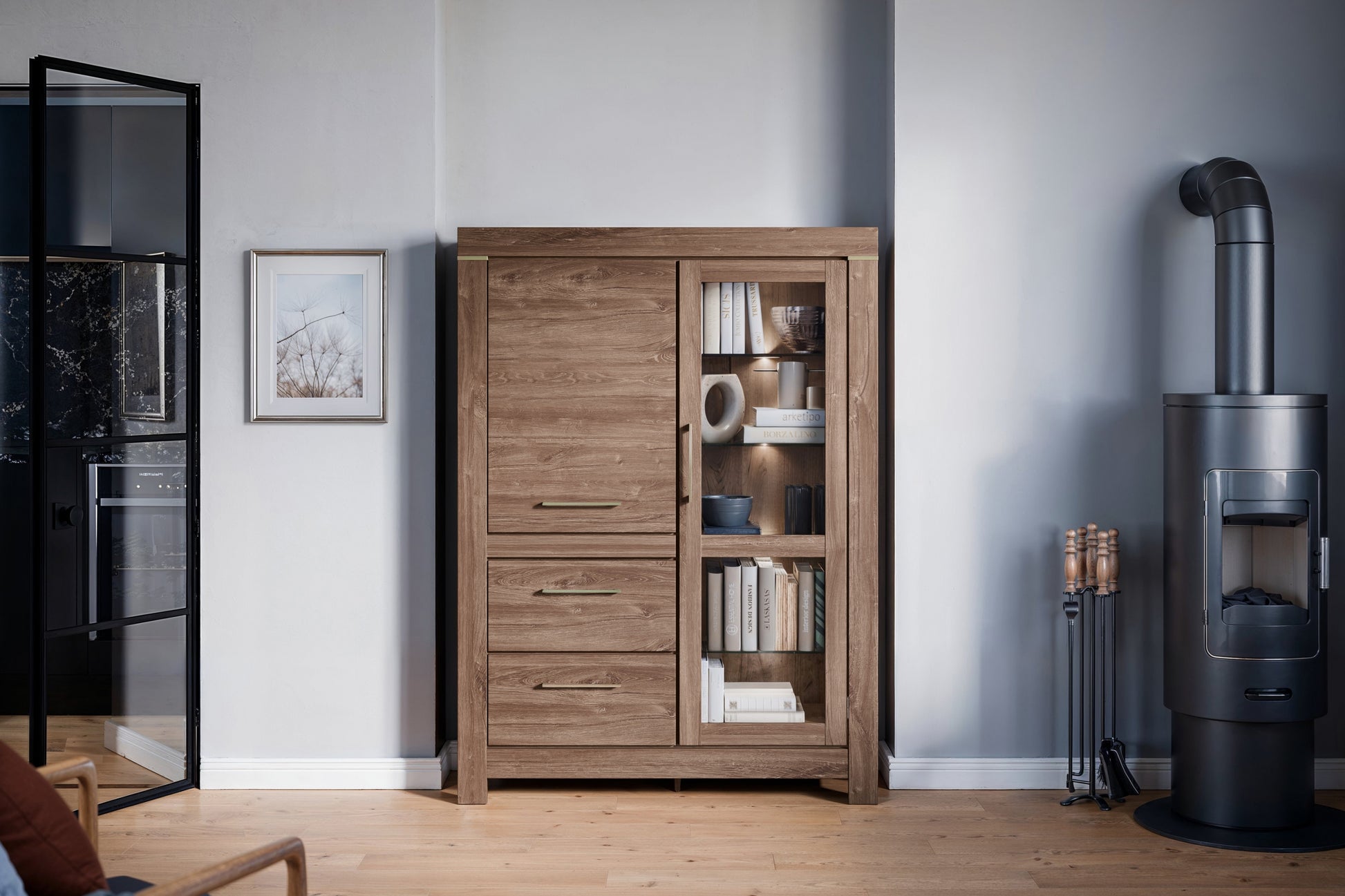 Stāvoši vitrīnas skapji Geri 115/158/24 cm rosīgs ozols - N1 Home