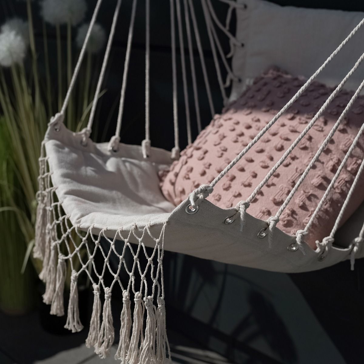 Šūpoles WOBBLE ekrū 55x50x110 cm - N1 Home